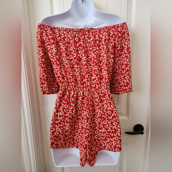 See you Monday off the shoulder red romper w/ yellow daisies Size M | Like New - Picture 3 of 11